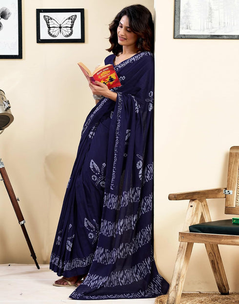 Vasthrlay Womens Printed Unstitched Dark Green Saree