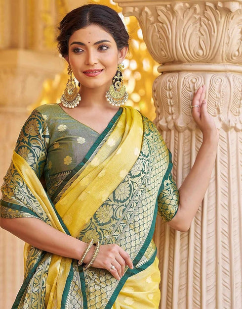 Vasthrlay Banarasi Weaving Contrast