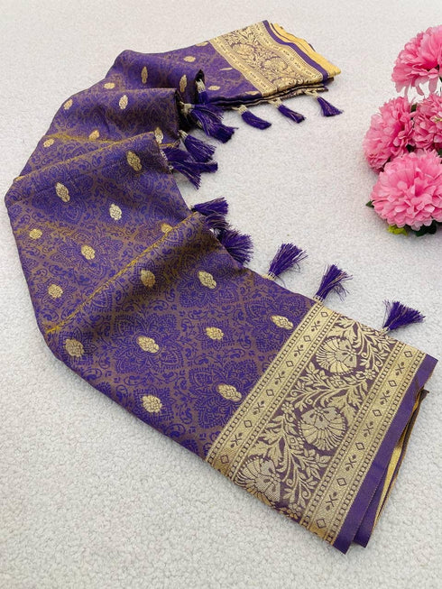 Vasthrlay Banarasi Weaving