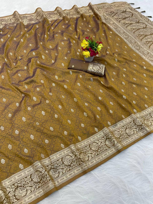 Vasthrlay Banarasi Weaving