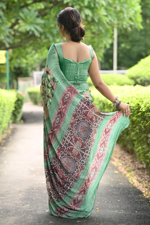 Vasthrlay Fashion Chiffon Georgette Coral Ethnic Wear