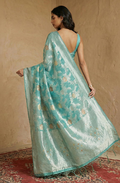Vasthrlay Jacquard Floral Saree