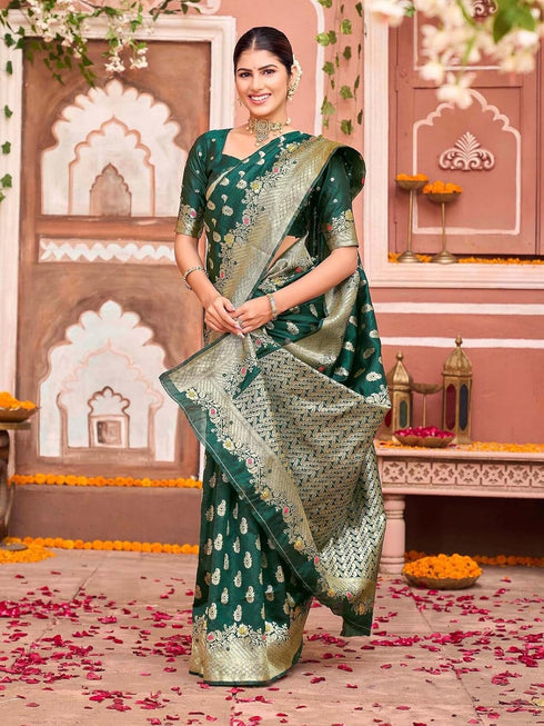 Vasthrlay Womens Weaving Unstitched Lavender Saree
