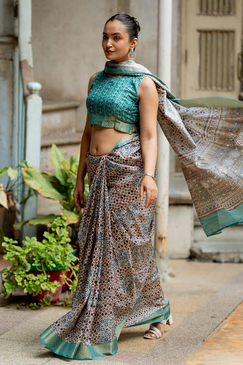 Vasthrlay Fashion Handloom Printed Dusty Ethnic Wear
