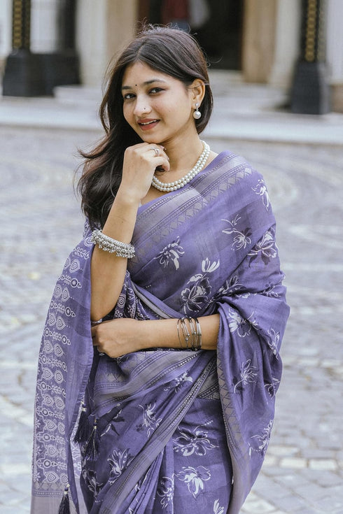Vasthrlay Fashion Kalamkari Printed Ethnic Wear