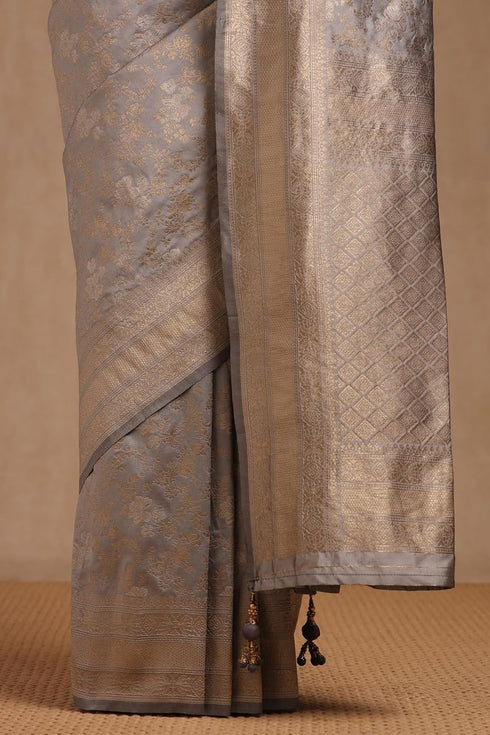 Vasthrlay Light Floral Print