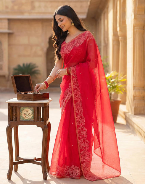 Vasthrlay Womens Printed Unstitched Off White Saree