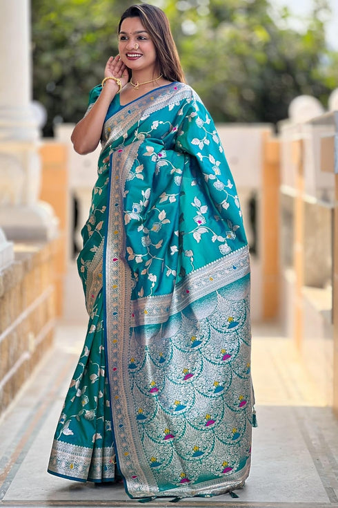 Vasthrlay Kanjivaram Handloom Golden Ethnic Wear