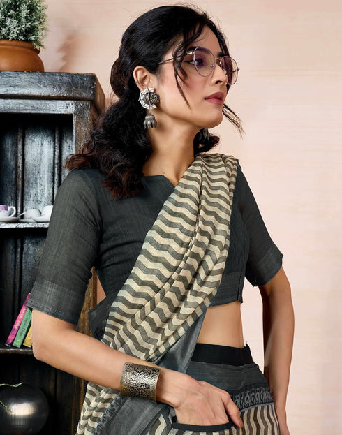 Vasthrlay Womens Printed Unstitched Dark Green Saree