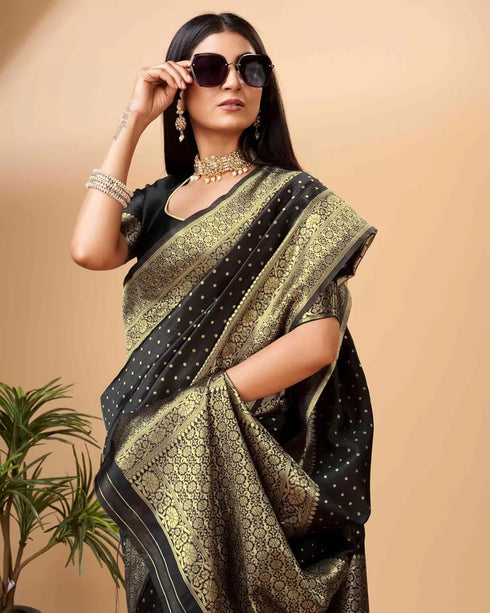 Vasthrlay Banarasi Saree Kanjivaram Collections