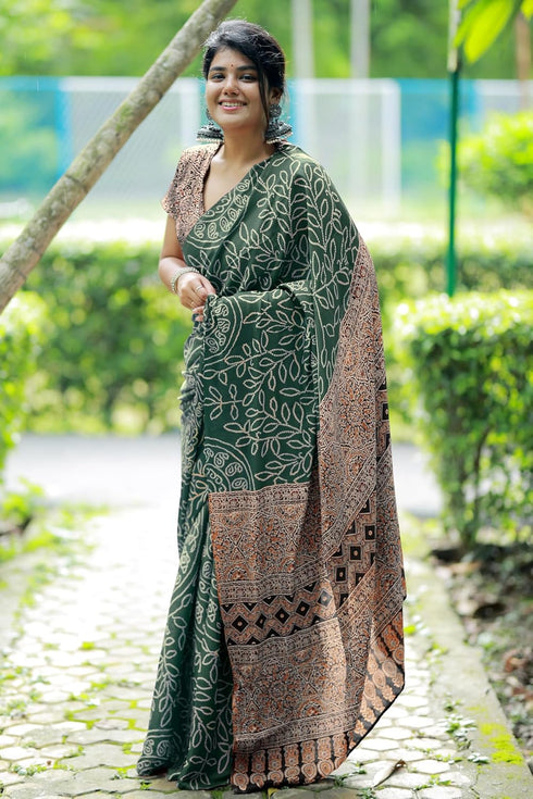 Vasthrlay Fashion Stripes Printed Ethnic Wear