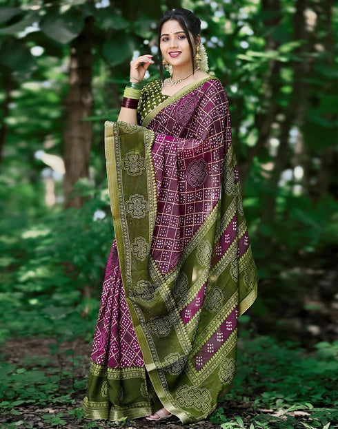 Vasthrlay Chiffon Printed Green Saree With Unstitched Blouse Piece