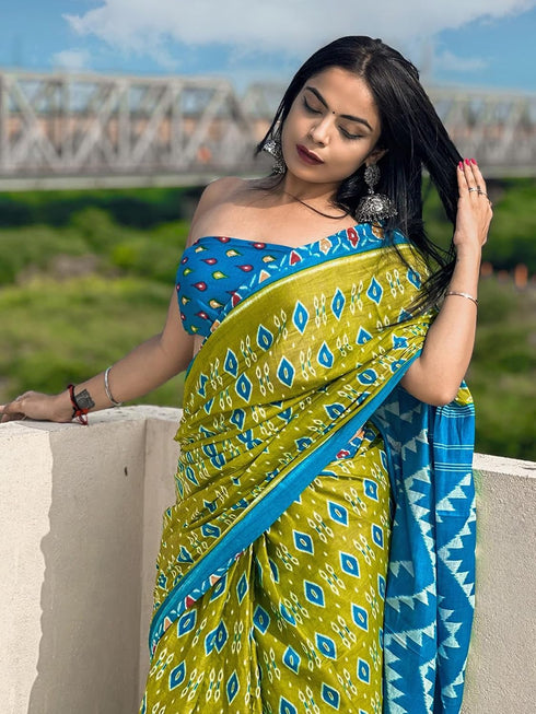 Vasthrlay Womens Printed Unstitched Green Saree