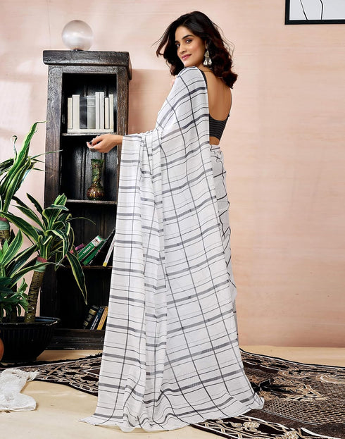 Vasthrlay Chanderi Printed White Saree With Unstitched Blouse Piece