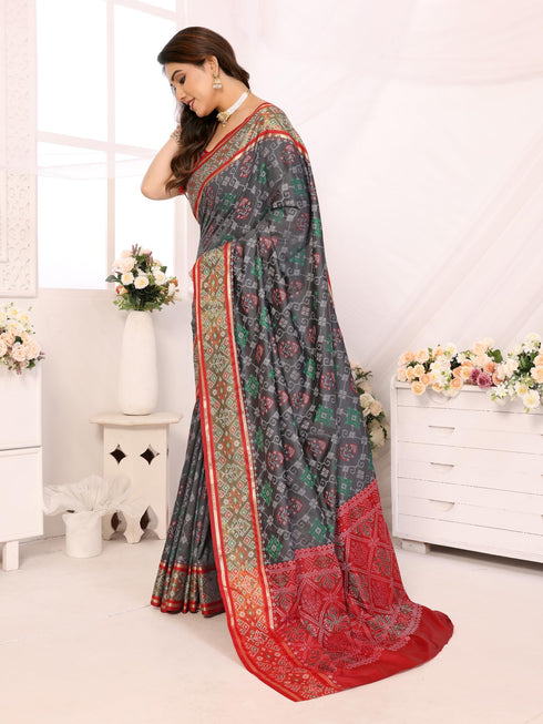 Vasthrlay Bottle Green Kanjivaram Unstitched Saree