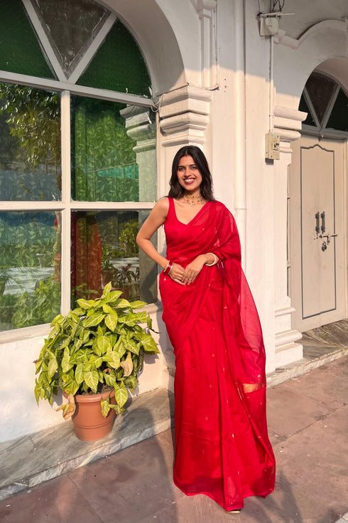 Vasthrlay Silver Unstitched Saree