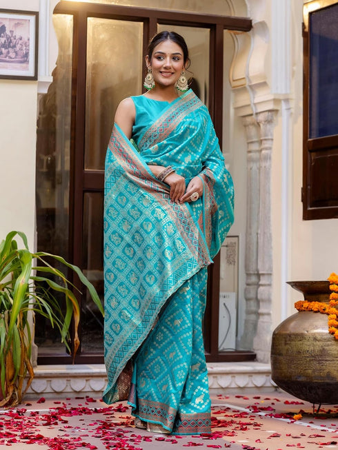 Vasthrlay Banarasi Weaving Peach Saree