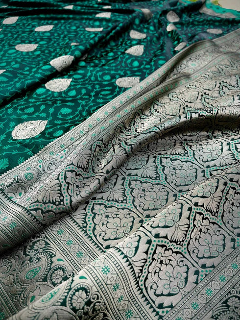 Vasthrlay Banarasi Unstitched Saree