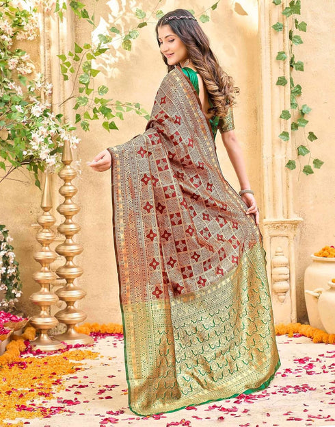 Vasthrlay Womens Weaving Unstitched Dark Green Saree