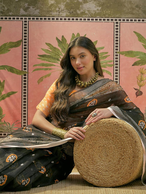 Vasthrlay Printed Violet Saree
