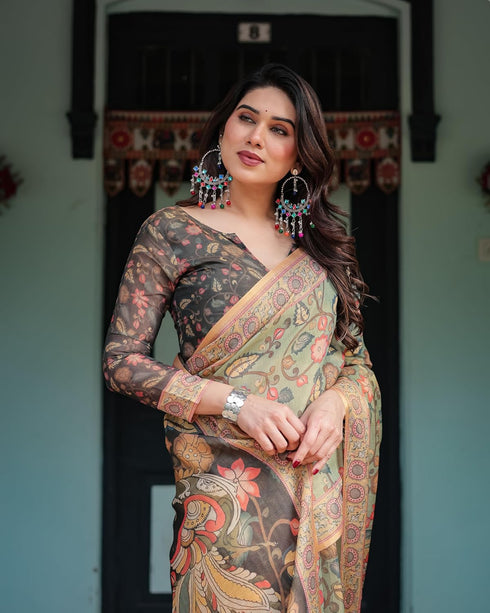 Vasthrlay Handloom Flowers Saree