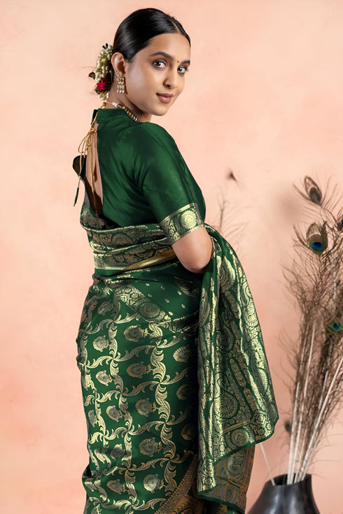 Vasthrlay Banarasi Woven Saree