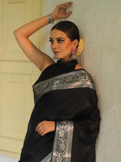 Vasthrlay Banarasi Traditional Unstitched Saree
