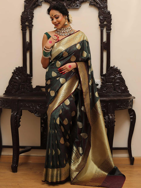 Vsathrlay Saree Kanjivaram Silk Pari Gold