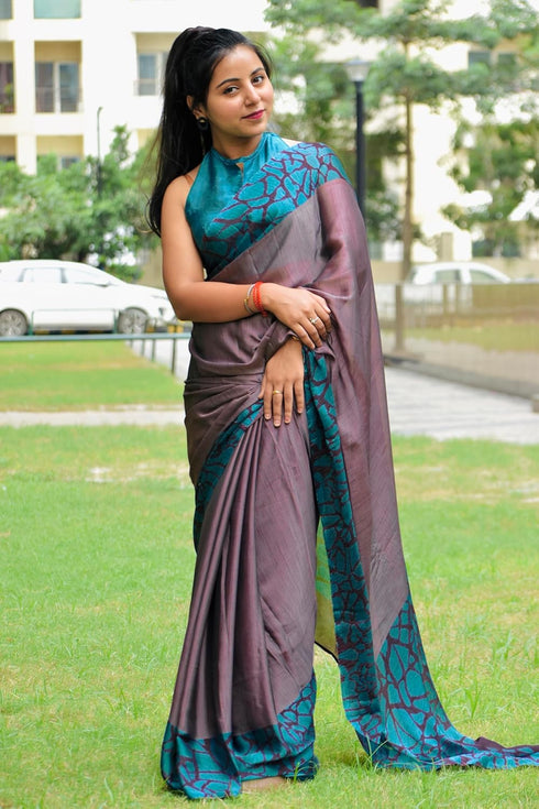 Vasthrlay Fashion Chiffon Abstrect Printed Ethnic Wear