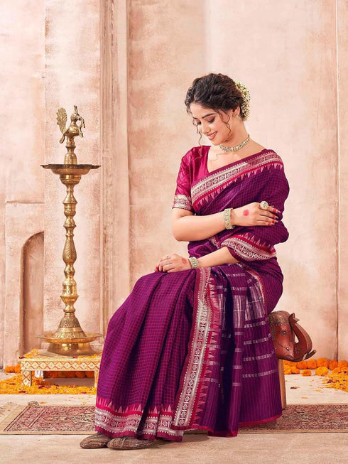 Vasthrlay Kanjivaram Weaving Coffee Saree