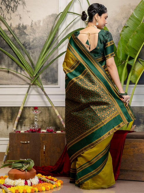 Vasthrlay Weaving Cream Saree