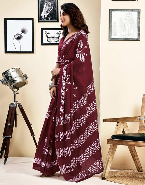 Vasthrlay Womens Printed Unstitched Dark Green Saree