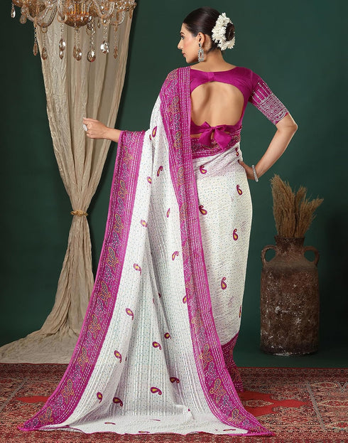 Vasthrlay Georgette Bandhani White And Pink Saree With Unstitched Blouse Piece
