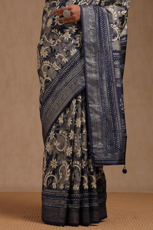 Vasthrlay Floral Print Saree
