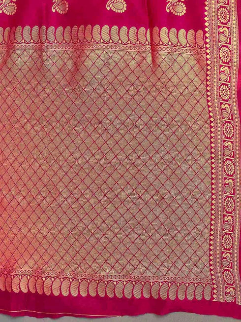 Vasthrlay Banarasi Weaving Green Saree