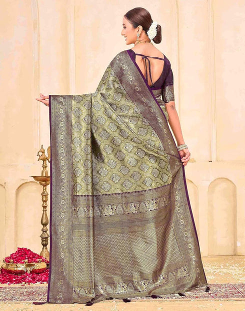 Vasthrlay Womens Banarasi Unstitched Green Saree