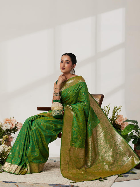 Vasthrlay Banarasi Unstitched Saree