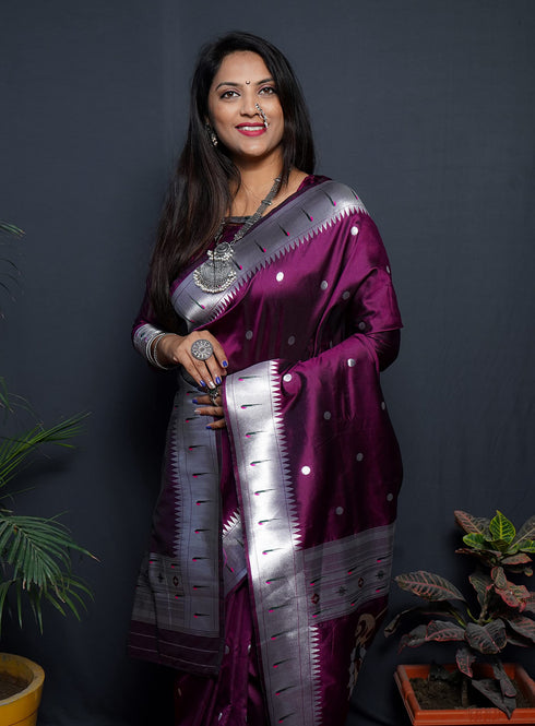 Vasthrlay Paithani Unstitched Saree