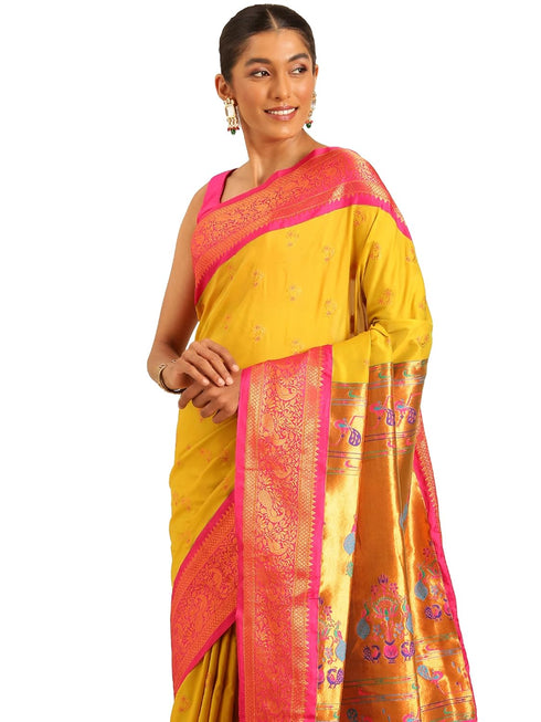 Vasthrlay Pheshwai Bottle Saree