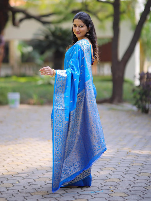 Vasthrlay Kanjivaram Handloom Golden Ethnic Wear