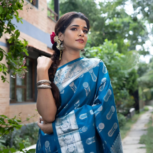 Vasthrlay Silver Banarasi Saree