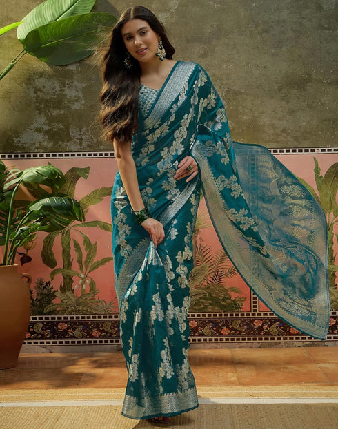 Vasthrlay Kanjivaram Jacquard Unstitched Pink Saree