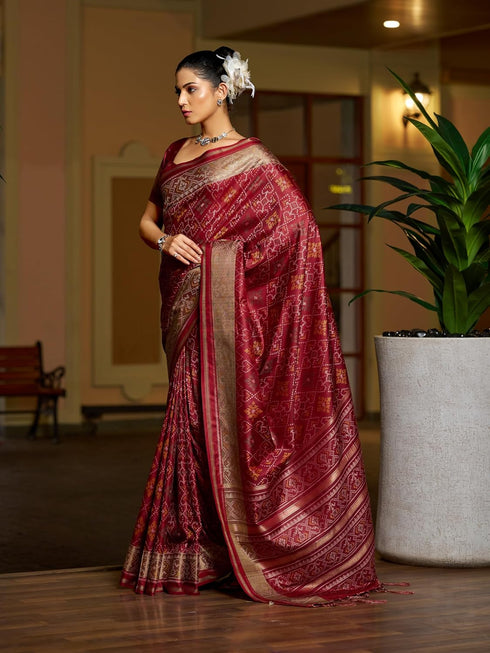 Vasthrlay Exquisite Traditional Intricate Gold Tone Saree