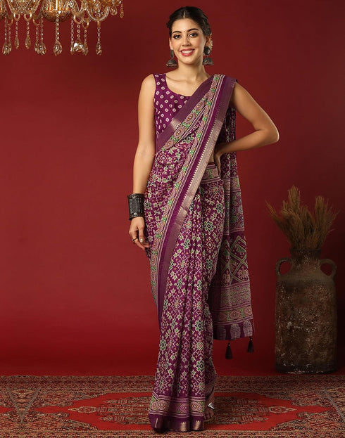 Vasthrlay Georgette Bandhani Wine Saree With Unstitched Blouse Piece