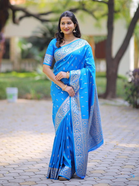 Vasthrlay Kanjivaram Handloom Golden Ethnic Wear