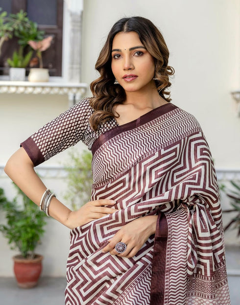 Vasthrlay Womens Printed Unstitched Maroon Saree
