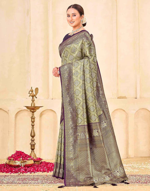 Vasthrlay Womens Banarasi Unstitched Green Saree