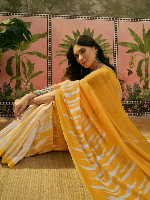 Vasthrlay Printed Off White Off White Saree