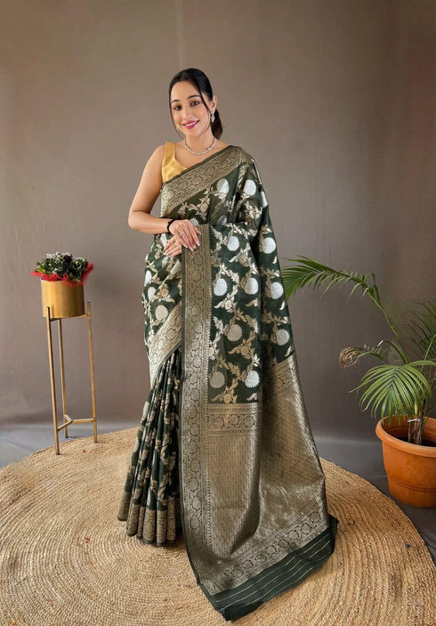 Vasthrlay Banarasi Unstitched Saree