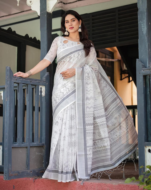 Vasthrlay Handwoven Printed Tasselled Saree